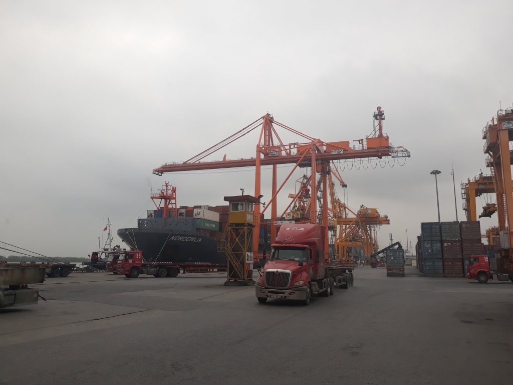 Hơn 260.000 container xuất nhập khẩu qua cảng Tân Vũ, Hải Phòng