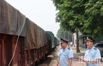 Thu ngân sách tại Hải quan đường sắt Lào Cai đạt 45% chỉ tiêu