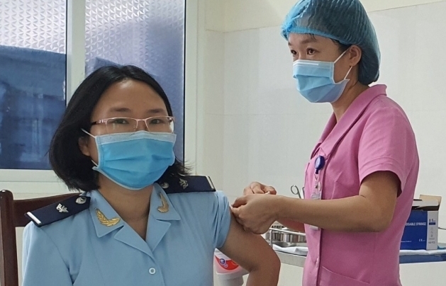 164 công chức, người lao động Hải quan Lào Cai đã được tiêm vắc xin phòng Covid-19