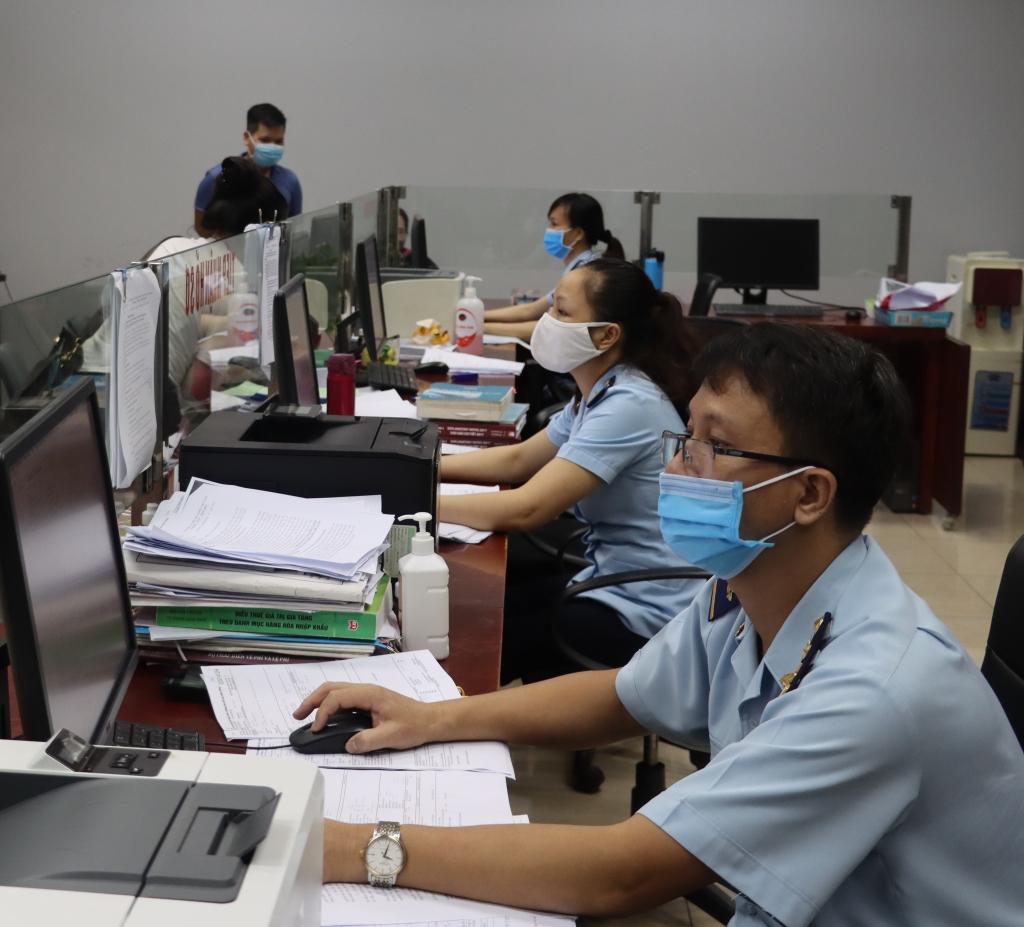 Hải quan Lào Cai khuyến khích làm việc trực tuyến để phòng dịch