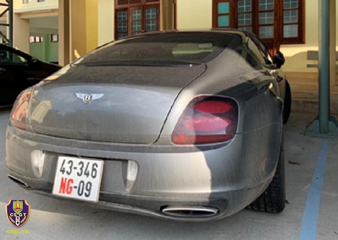 Siêu xe BENTLEY biển ngoại giao có dấu hiệu chuyển nhượng trái phép