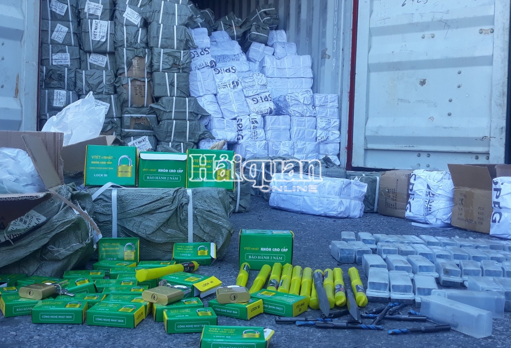 70.000 ổ khóa, mũi khoan Trung Quốc giả mạo thương hiệu bị bắt giữ tại Hải Phòng 70.000 ổ khóa, mũi khoan Trung Quốc giả mạo thương hiệu bị bắt giữ tại Hải Phòng