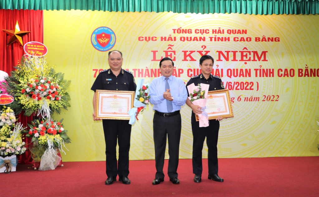 14 tập thể, cá nhân Hải quan Cao Bằng được tặng Bằng khen của Thủ tướng và Bộ Tài chính
