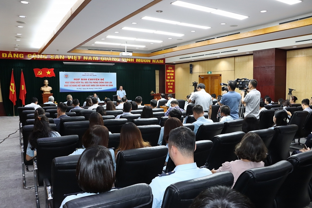 Điều tra một doanh nghiệp phát hành trái phép chứng nhận xuất xứ dieu tra mot doanh nghiep phat hanh trai phep chung nhan xuat xu