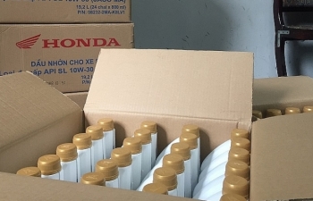 Tịch thu dầu nhớt giả mạo nhãn hiệu Honda