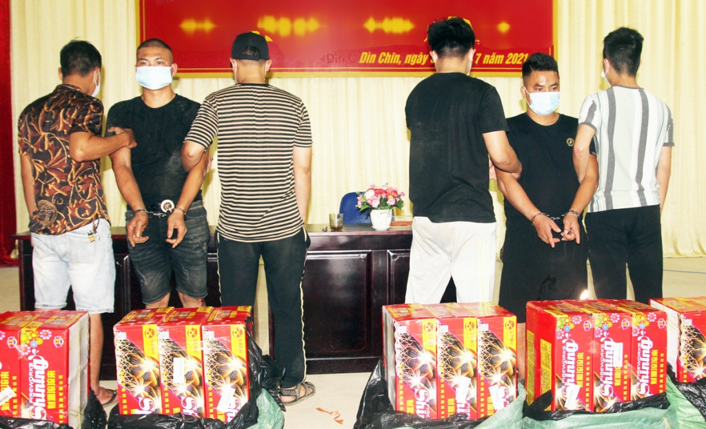 Vụ bắt nửa tấn pháo ở Lào Cai: Mua hàng của người Trung Quốc