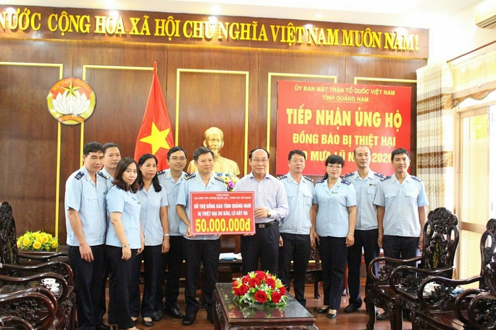 Cục Điều tra chống buôn lậu ủng hộ tỉnh Quảng Nam 50 triệu đồng