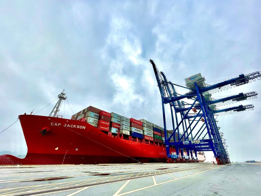 Hải quan làm thủ tục cho gần 500 container hàng xuất khẩu từ Hải Phòng đi Mỹ