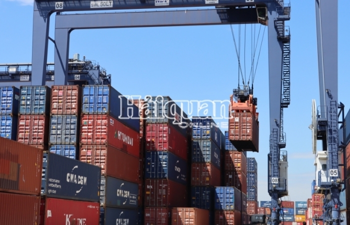 Xuất nhập khẩu của Việt Nam đạt gần 490 tỷ USD