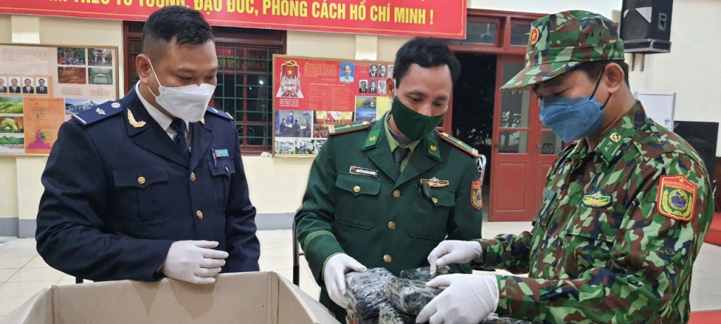 Hải quan Lào Cai phối hợp bắt giữ 180.000 viên ma túy tổng hợp