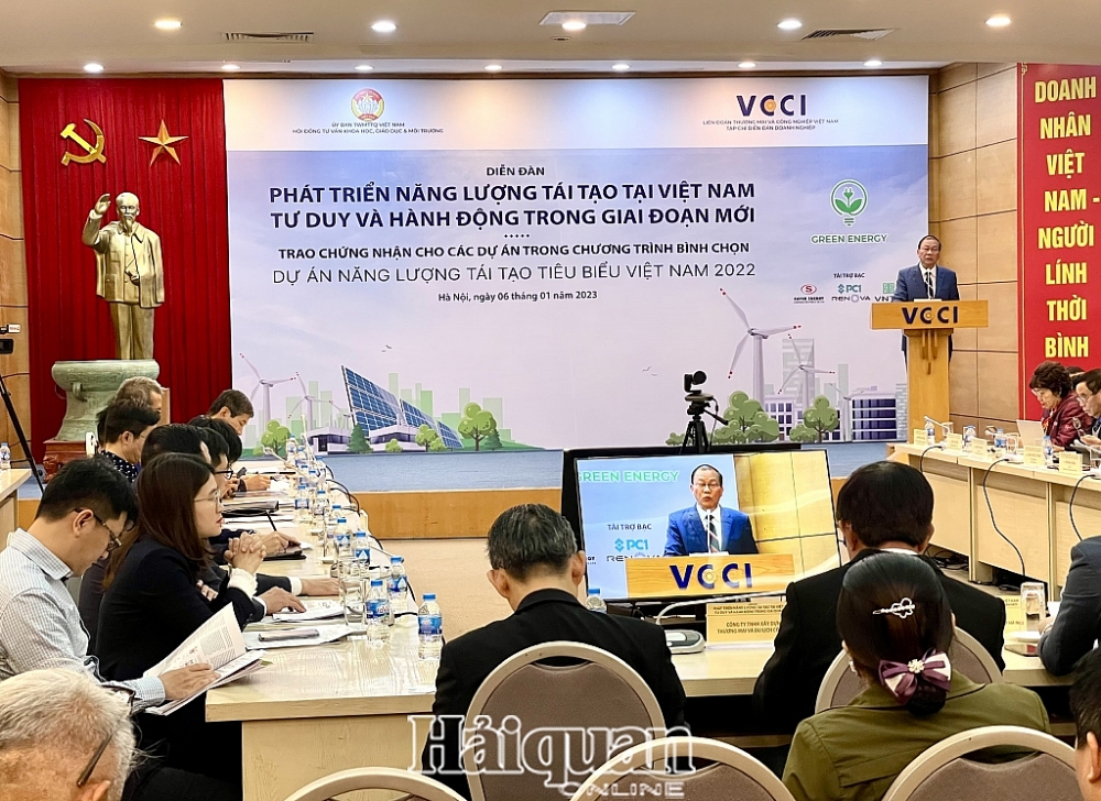 Diễn đàn “Phát triển năng lượng tái tạo tại Việt Nam: Tư duy và hành động trong giai đoạn mới”. Ảnh: H.Dịu