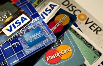 Các ngân hàng kiến nghị Visa, MasterCard hỗ trợ cắt giảm phí