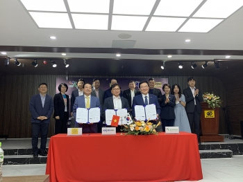 Hợp tác với doanh nghiệp Hàn Quốc phát triển lĩnh vực điện tử, quang tử