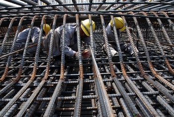 Mỹ áp thuế hơn 400% thép Việt: "Nguy cơ kép" của ngành thép