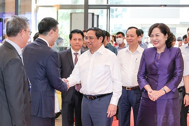 Thủ tướng Phạm Minh Chính và các đại biểu tham dự sự kiện. 