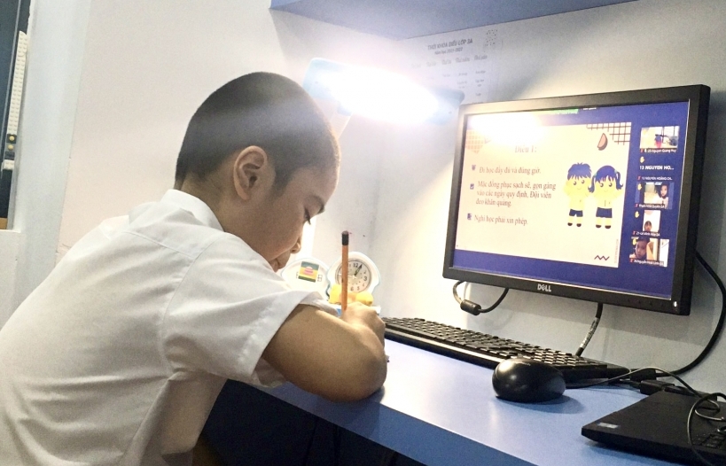 Hà Nội: Học sinh các cấp tiếp tục học trực tuyến