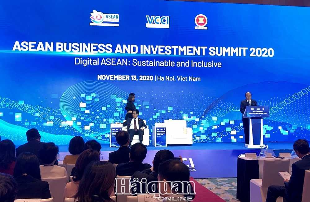 Thủ tướng Nguyễn Xuân Phúc: Hãy đầu tư vào ASEAN trong đó có Việt Nam.