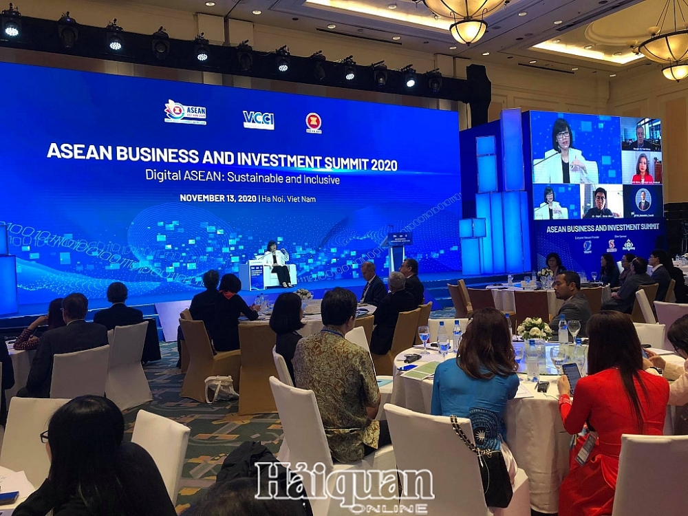 Phiên thảo luận tại Hội nghị Thượng đỉnh Kinh doanh và Đầu tư ASEAN (ASEAN BIS). Ảnh: H.Dịu