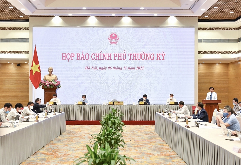 Bộ trưởng, Chủ nhiệm VPCP Trần Văn Sơn phát biểu tại cuộc họp báo. Ảnh: VGP