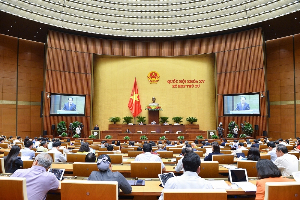 Chủ nhiệm Ủy ban Pháp luật Hoàng Thanh Tùng trình bày Báo cáo giải trình, tiếp thu, chỉnh lý dự thảo Nghị quyết về phân bổ ngân sách trung ương năm 2023. Ảnh: Quochoi.vn