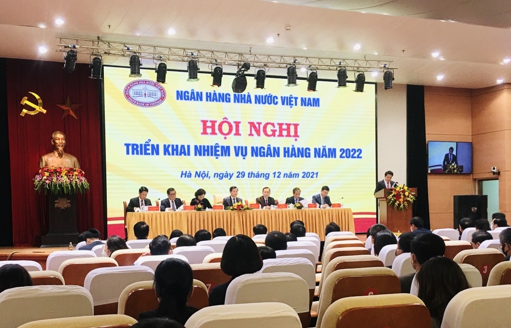 Phó Thủ tướng Lê Minh Khái yêu cầu các ngân hàng tiếp tục phấn đấu giảm lãi suất