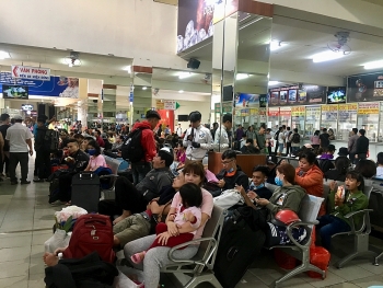 TPHCM người dân không lo thiếu vé máy bay, vé xe về quê dịp Tết
