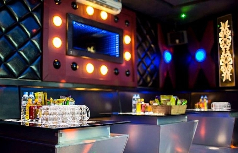 TPHCM cho phép mở lại quán bar, karaoke từ 10/1