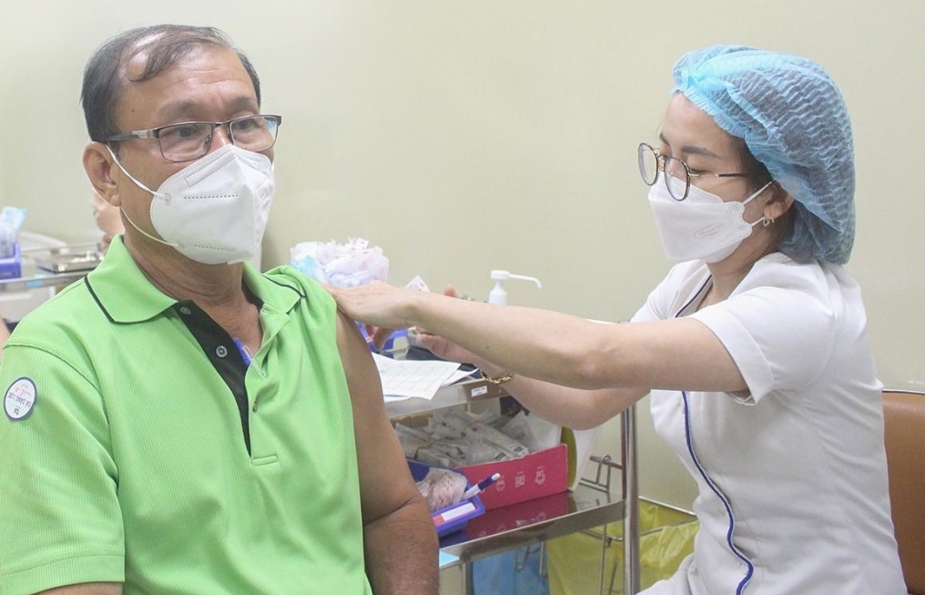 Bệnh viện Tâm Anh đưa “siêu vắc xin” phòng Covid-19 vào bảo vệ nhóm người nguy cơ