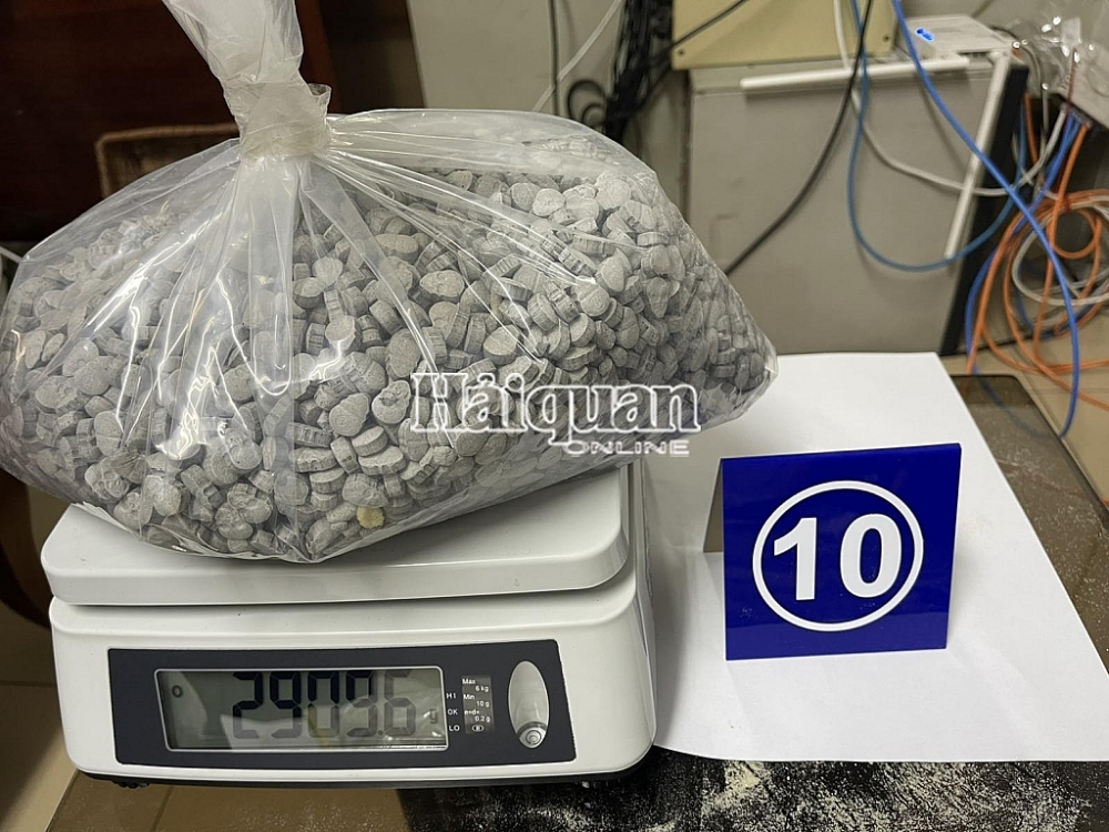 Thu giữ gần 36kg ma túy các loại trong các lô hàng quà biếu