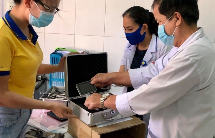 PNJ trao tặng thiết bị y tế cho một số bệnh viện tại Quảng Nam và Quảng Trị