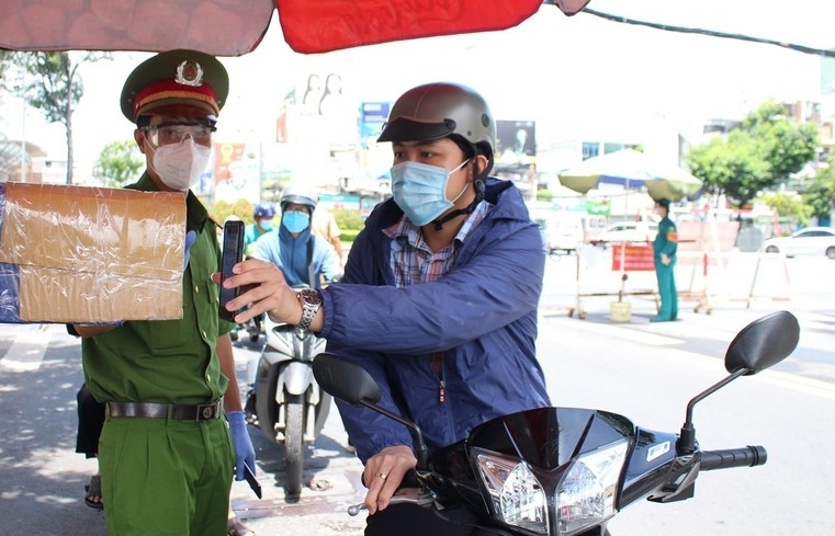TPHCM sẽ giải quyết cấp giấy đi đường cho doanh nghiệp trong ngày