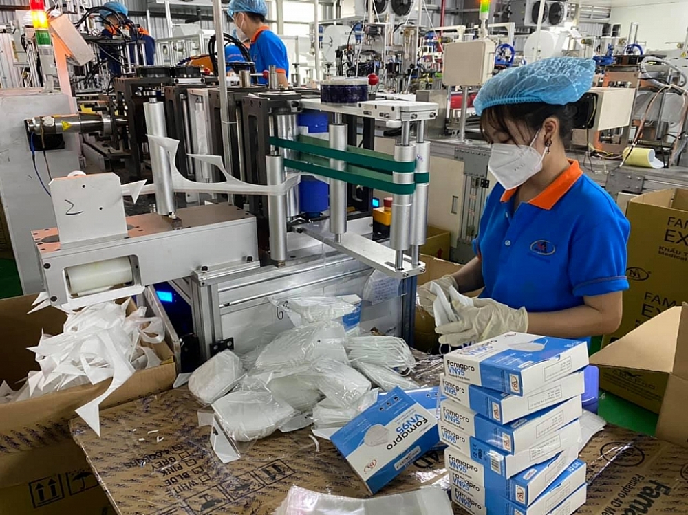 Nhiều doanh nghiệp cần nguồn lao động để tái phục hồi hoạt động sản xuất, kinh doanh. Ảnh Lê Hương