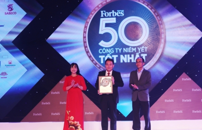 PNJ 6 lần liên tiếp lọt Top 50 công ty niêm yết tốt nhất Việt Nam
