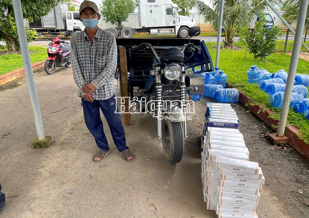 Theo khai nhận đây là số thuốc lá được đối tượng vận chuyển thuê với giá 500 nghìn đồng. 