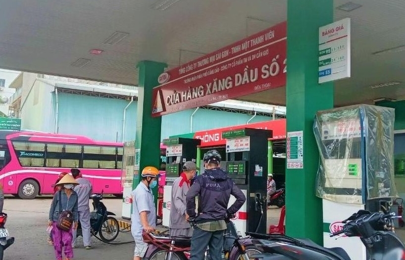 Một số hệ thống bán lẻ xăng dầu tại TPHCM gặp khó do thiếu nguồn cung