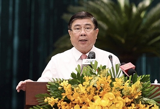 Chủ tịch UBND Nguyễn Thành Phong trả lời chất vấn tại kỳ họp ngày 8/12/2020.