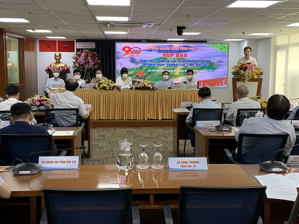 Đại diện tỉnh Gia Lai chia sẻ về các hoạt động trong Tuần lễ các sự kiện chào mừng 90 năm thành lập tỉnh Gia Lai. Ảnh: N.H