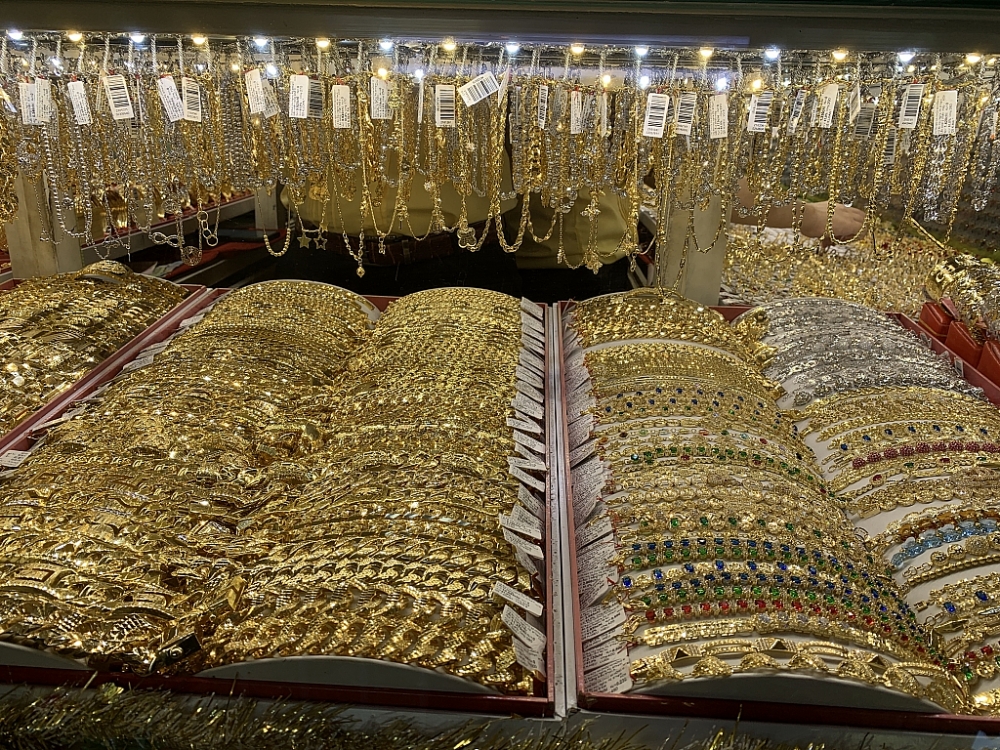 Hiệp hội Kinh doanh Vàn đã nhiều lần kiến nghị Ngân hàng Nhà nước cho nhập khẩu vàng nguyên liệu để doanh nghiệp có đủ nguyên liệu sản xuất vàng trang sức, mỹ nghệ. Ảnh: N.H