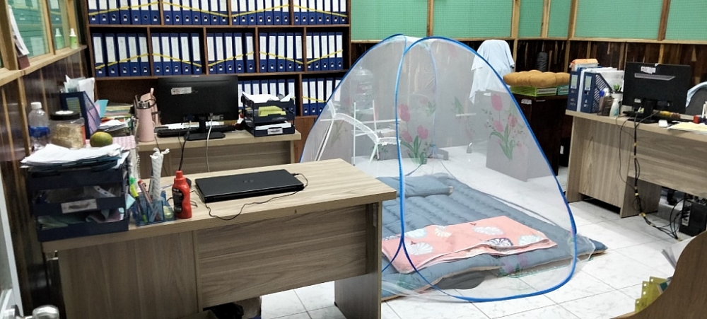 Một doanh nghiệp tại Đồng Nai tận dụng khoảng trống tại văn phòng làm chỗ ngủ cho người lao động. Ảnh: DN cung cấp