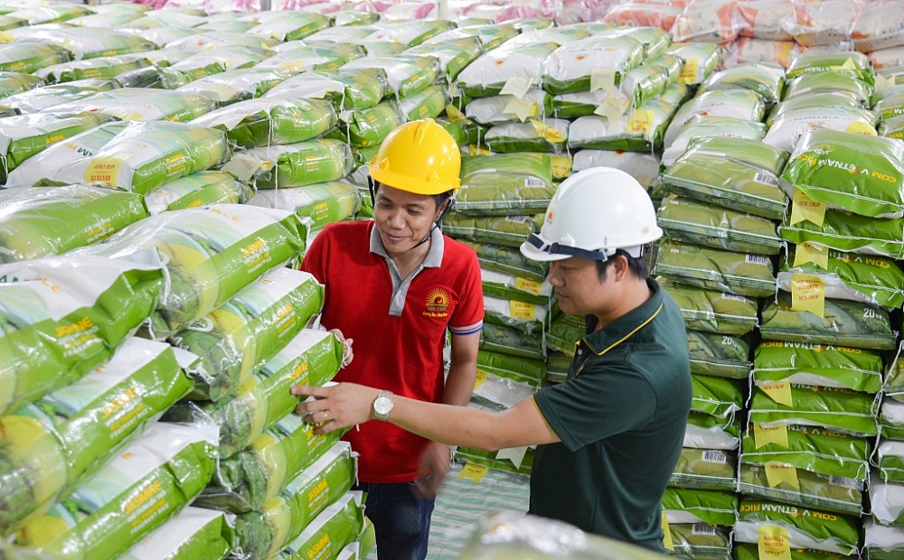 Ngành sản xuất Việt Nam tăng trưởng chậm lại trong tháng 7