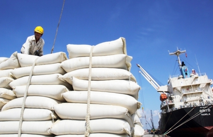 Ách tắc xuất khẩu gạo, doanh nghiệp muốn tạo “luồng xanh” lưu thông đường thuỷ