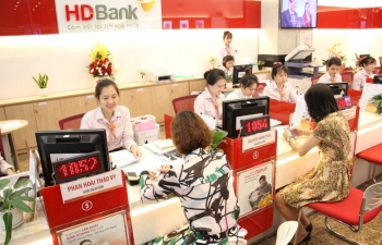 Lợi nhuận doanh nghiệp niêm yết tăng trưởng chậm lại nhưng vẫn ở mức tích cực