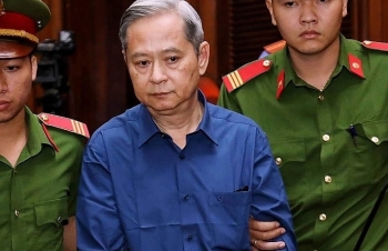 Nguyên Phó Chủ tịch UBND TPHCM Nguyễn Hữu Tín cùng 4 thuộc cấp hầu toà