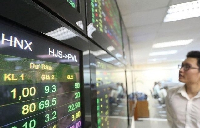 Thị trường cổ phiếu niêm yết diễn biến sôi động trên HNX