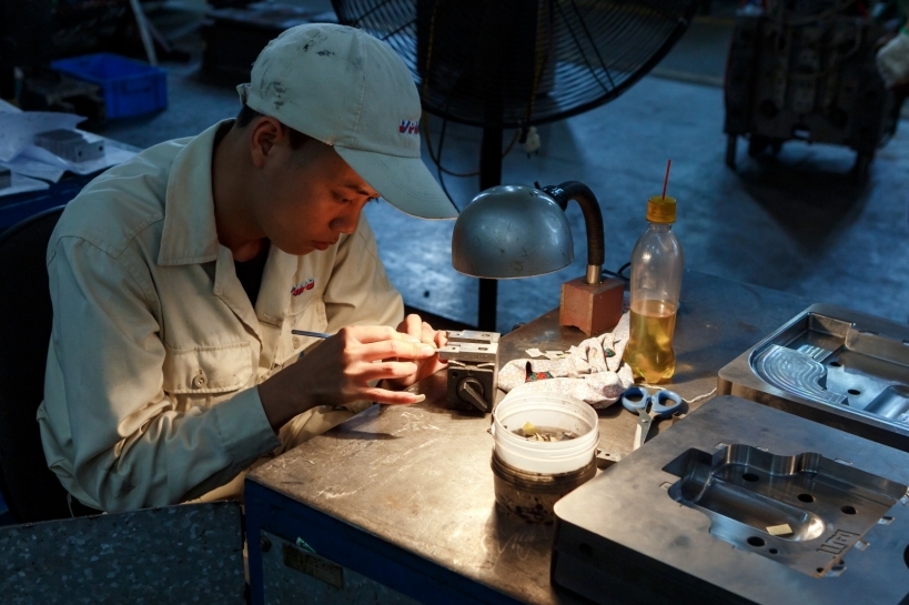 Sản xuất công nghiệp tháng 10 tiếp tục khởi sắc