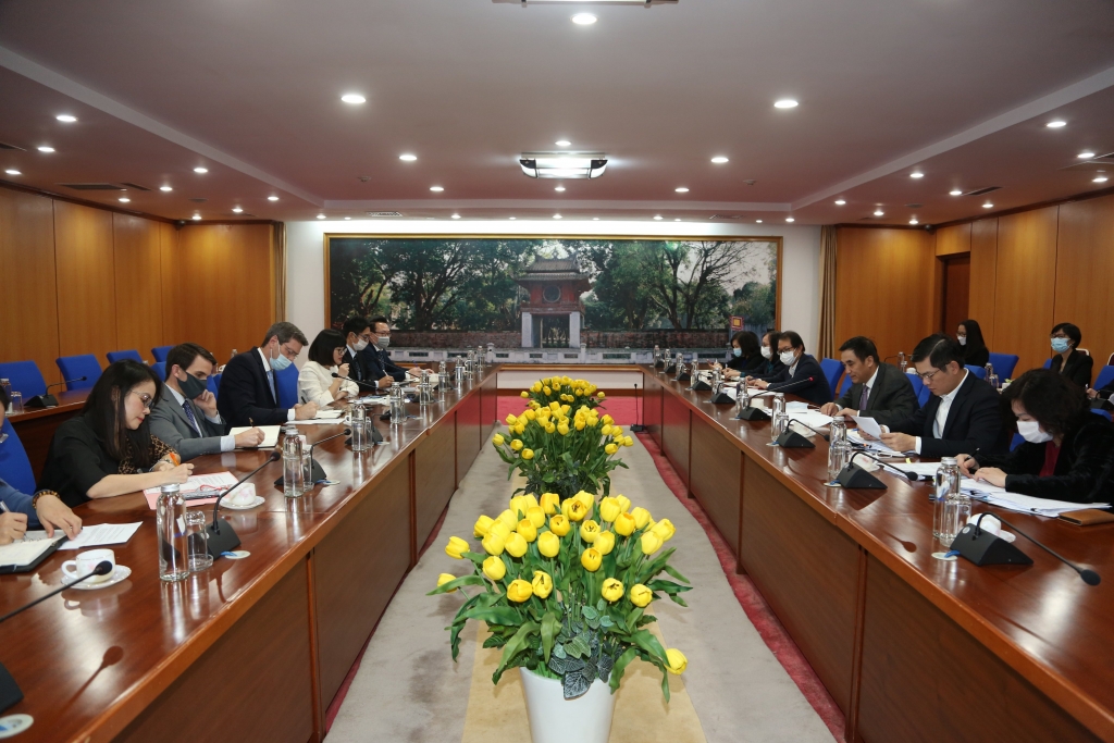 Thứ trưởng Trần Xuân Hà làm việc với Giám đốc Quốc gia ADB