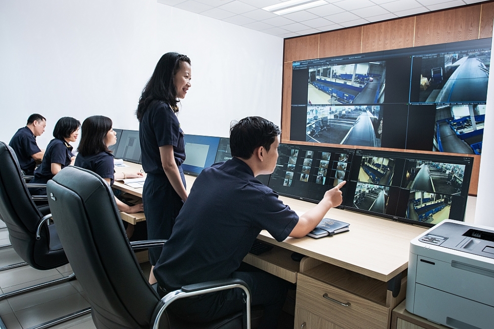 Hình ảnh công chức Hải quan Khánh Hòa đồng hành với người dân, doanh nghiệp Hình ảnh công chức Hải quan Khánh Hòa đồng hành với người dân, doanh nghiệp