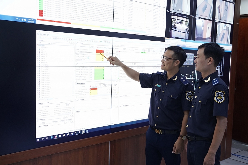 Vận hành hệ thống CNTT hải quan.  Hệ thống vận hành tại Trung tâm quản lý vận hành hệ thống CNTT hải quan. Ảnh: Đào Thị Hải Yến. Cục Công nghệ thông tin và Thống kê hải quan-Tổng cục Hải quan.