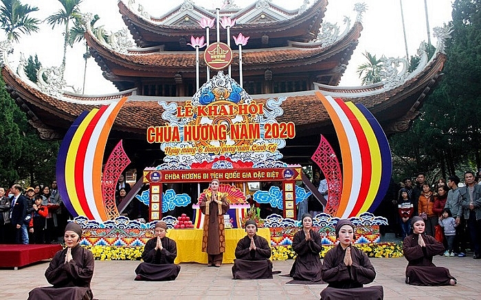 Do ảnh hưởng của dịch Covid, UBND không tổ chức lễ khai hội chùa Hương. Ảnh internet.