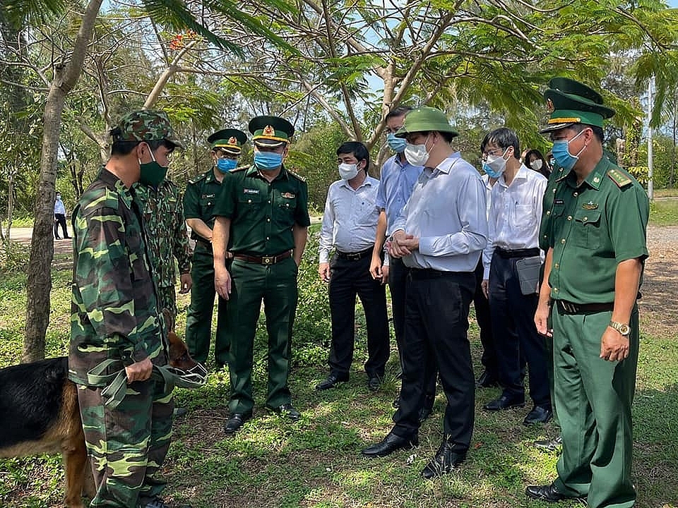 Bộ trưởng Nguyễn Thanh Long đi kiểm tra công tác phòng, chống COVID-19 tại Kiên Giang.